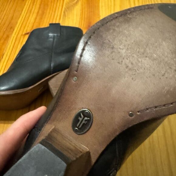 Frye Women’s Reina Boot Size 8M Black Leather Western Bootie Block Heel Boho